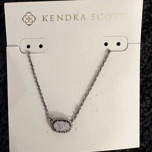 NWT Kendra Scott Chelsea pendant, gunmetal with drusy stone.